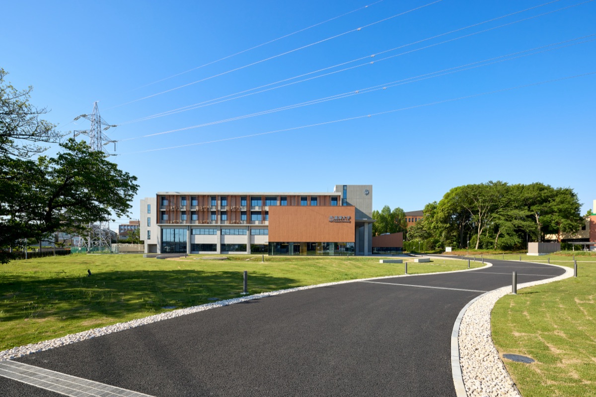 麗澤大学 校舎さつき 2
