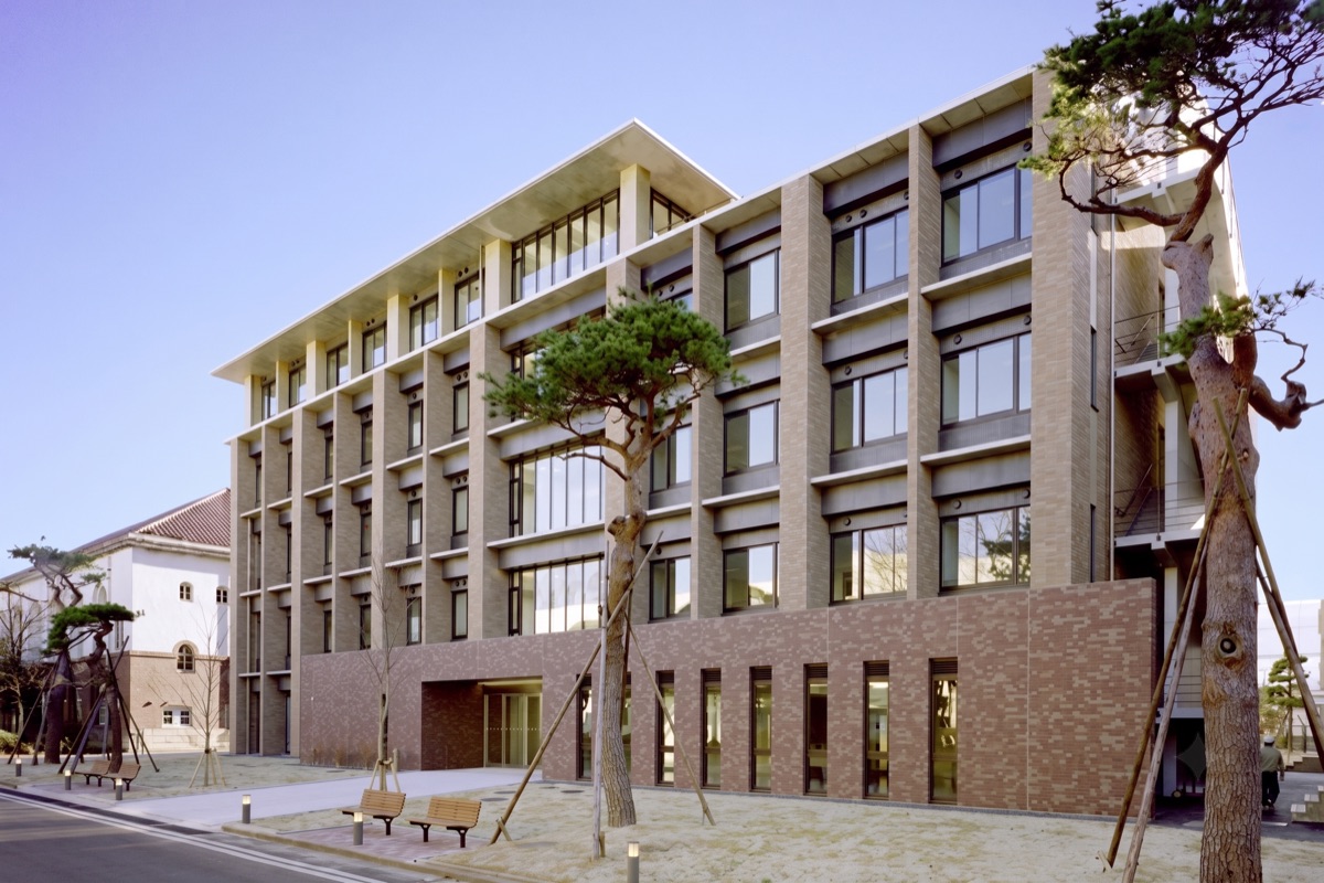 東北大学（片平）生命科学プロジェクト総合研究棟